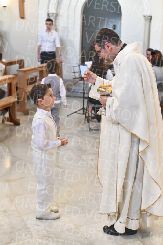 Holy-Communion_2212-1