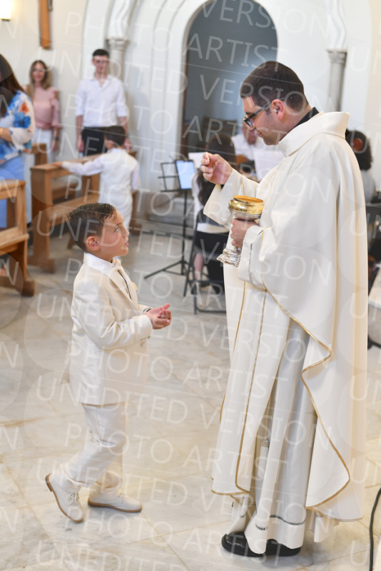 Holy-Communion_2218-1