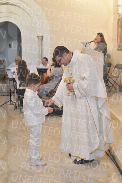 Holy-Communion_2223