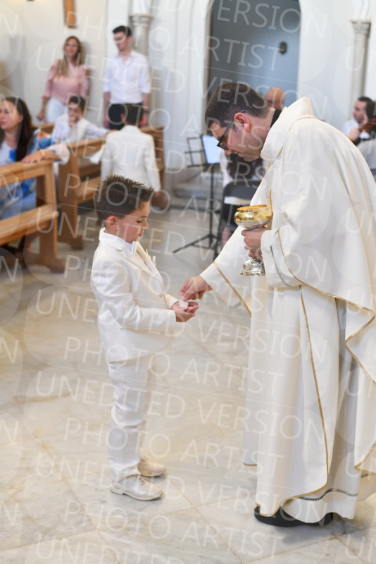 Holy-Communion_2225-1