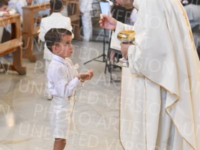 Holy-Communion_2236-1