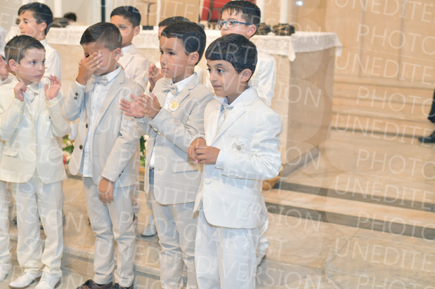Holy-Communion_2270