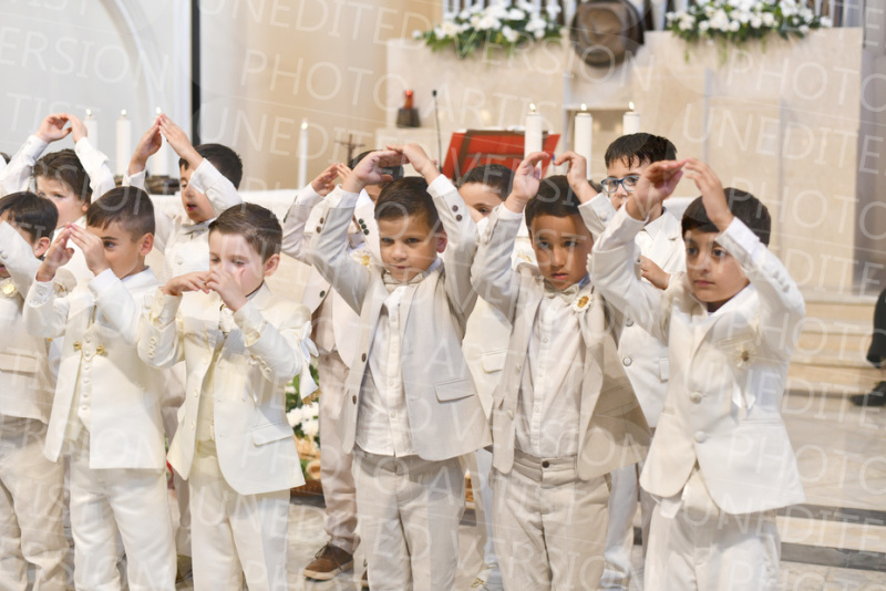 Holy-Communion_2305-1