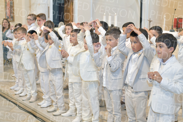 Holy-Communion_2339-1