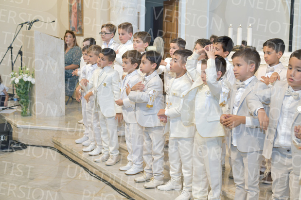 Holy-Communion_2340