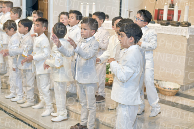Holy-Communion_2341