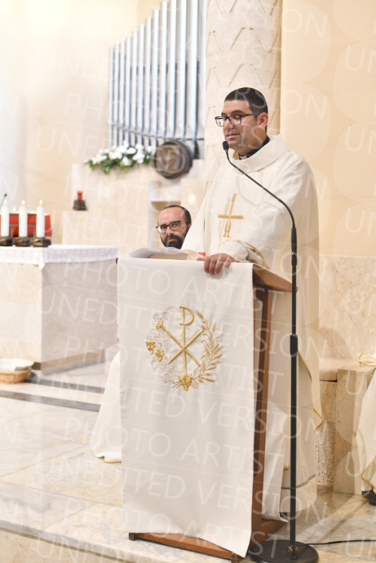 Holy-Communion_2343