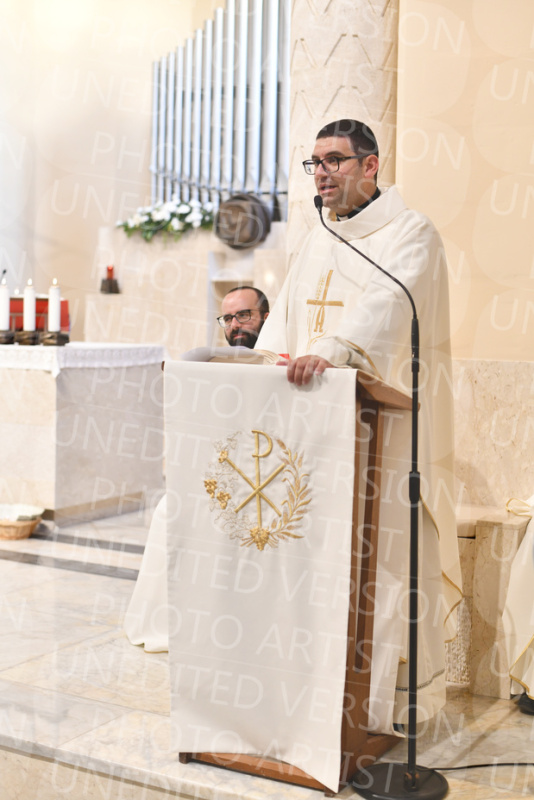 Holy-Communion_2344