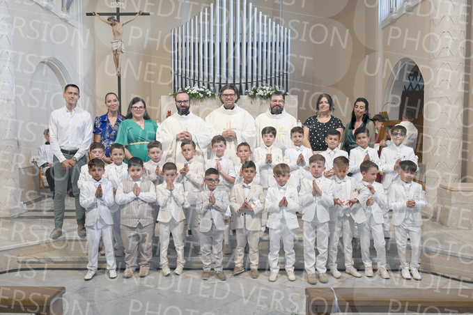 Holy-Communion_2350-1