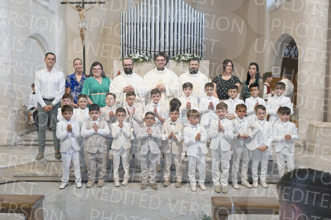 Holy-Communion_2352-1