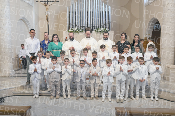 Holy-Communion_2362