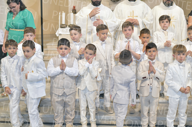 Holy-Communion_2371-1