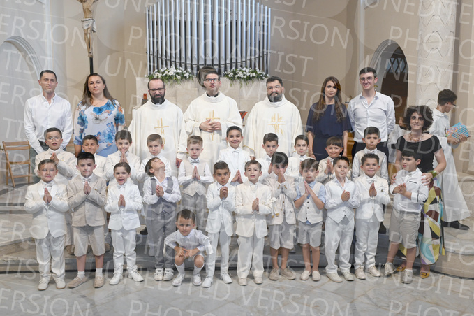 Holy-Communion_2377