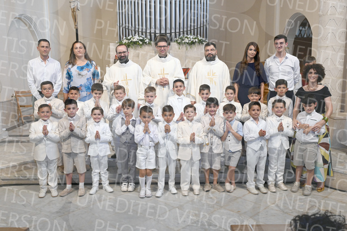 Holy-Communion_2385-1