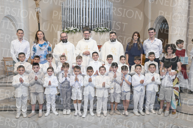 Holy-Communion_2387