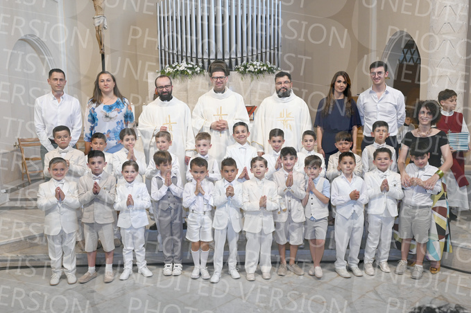 Holy-Communion_2389