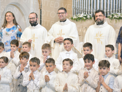 Holy-Communion_2392-1