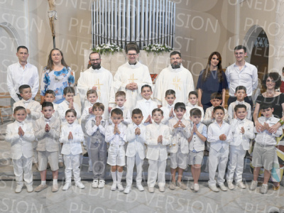 Holy-Communion_2393-1