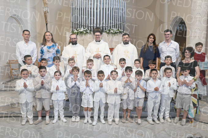 Holy-Communion_2393