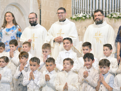Holy-Communion_2394