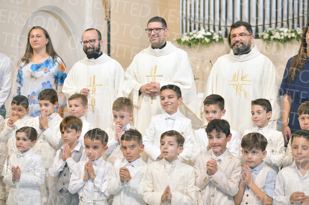 Holy-Communion_2394