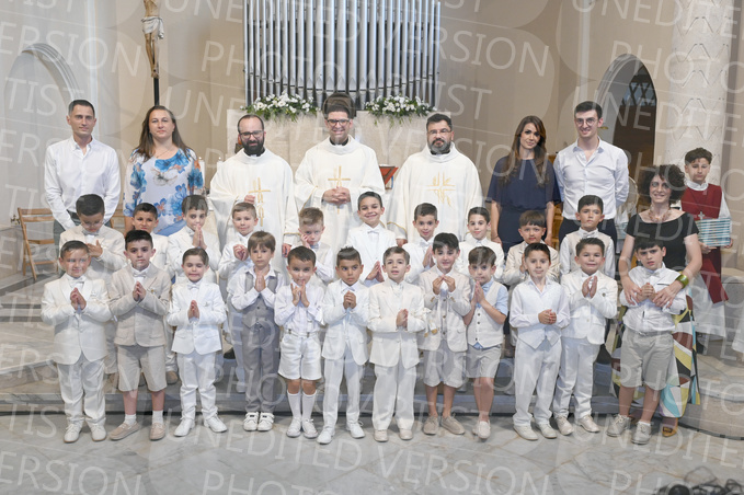 Holy-Communion_2395