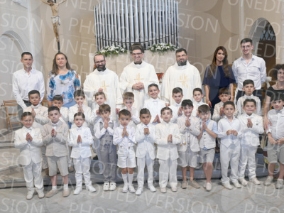 Holy-Communion_2401-1