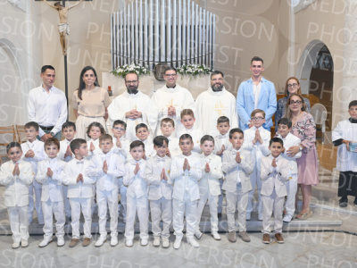 Holy-Communion_2404-1
