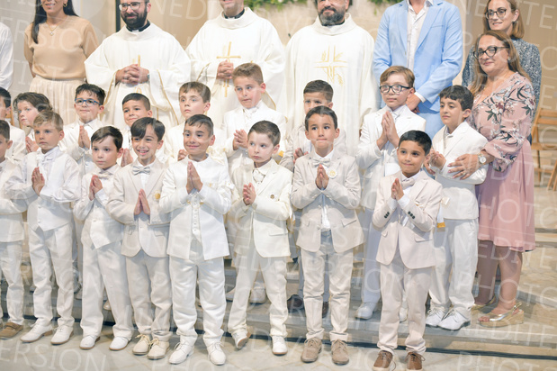 Holy-Communion_2407-1