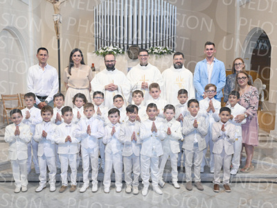 Holy-Communion_2410-1