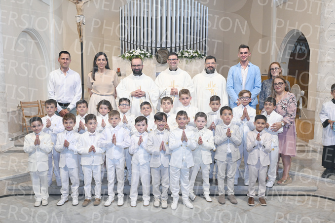 Holy-Communion_2410-1