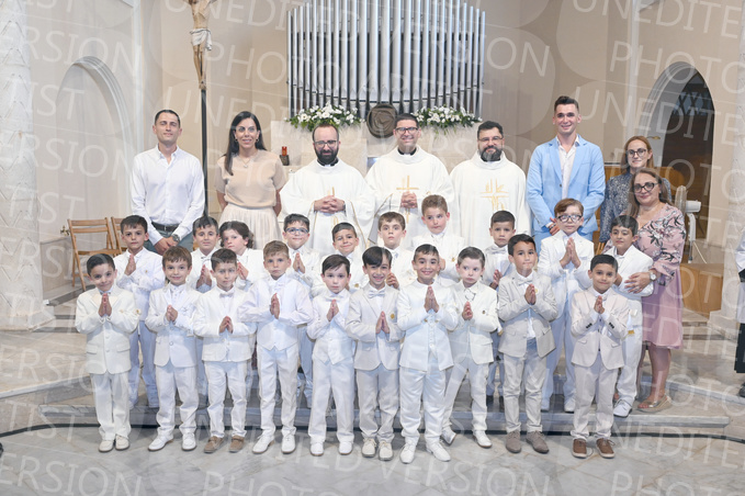 Holy-Communion_2412
