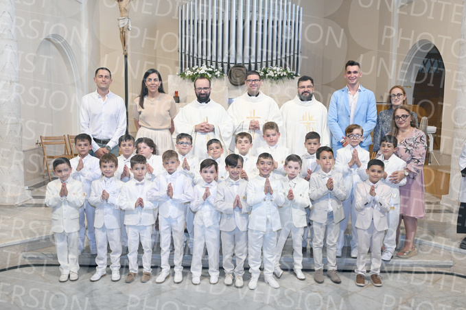 Holy-Communion_2413-1
