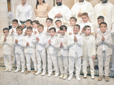 Holy-Communion_2414-1