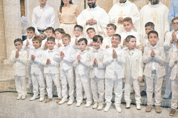 Holy-Communion_2414-1