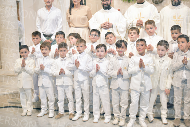Holy-Communion_2416-1
