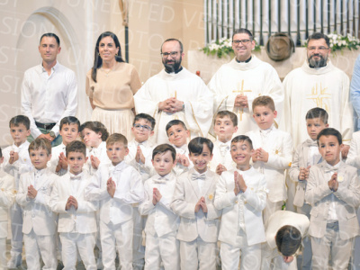 Holy-Communion_2418-1