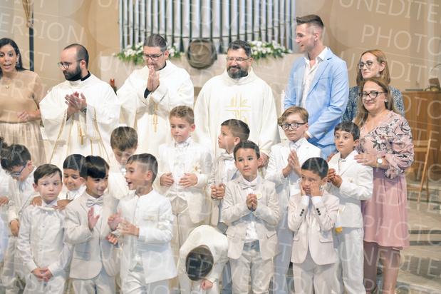 Holy-Communion_2421