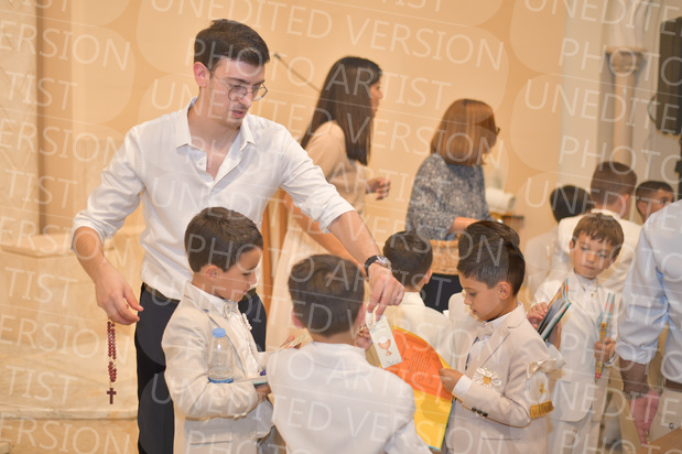Holy-Communion_2424-1