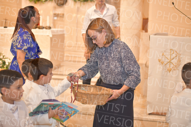 Holy-Communion_2425